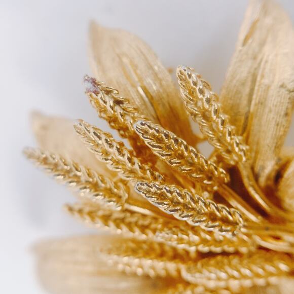 VTG Signed BSK Gold Tone Wheat and Lily Brooch, Mid-Century Floral Pin, 50s 60s - Picture 5 of 8